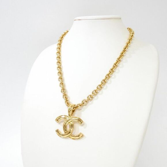 Pre Loved chanel Women Gold Necklaces - Picture 5 of 8